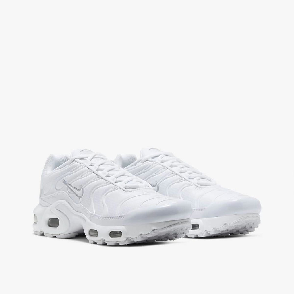Nike aire max plus 🤍🖤