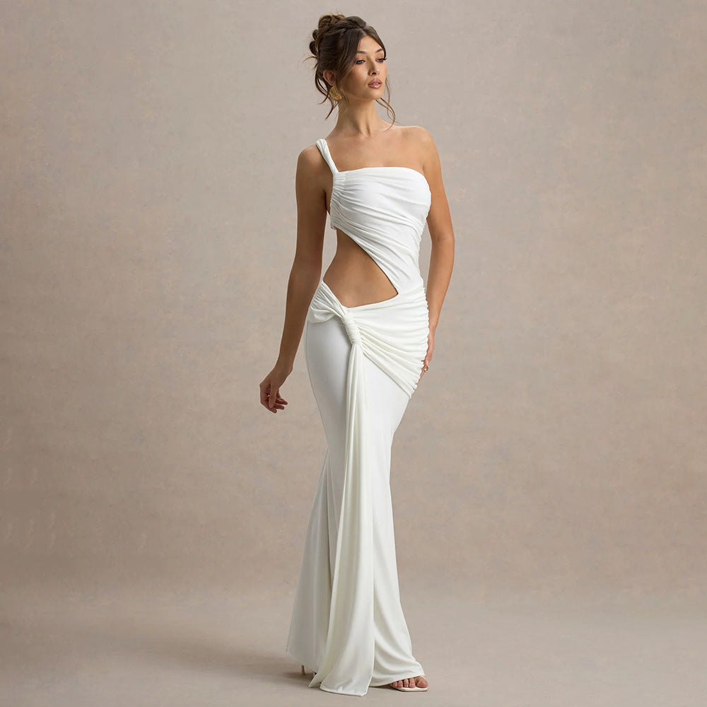 Robe longue asymétrique blanche – coupe sculptante
