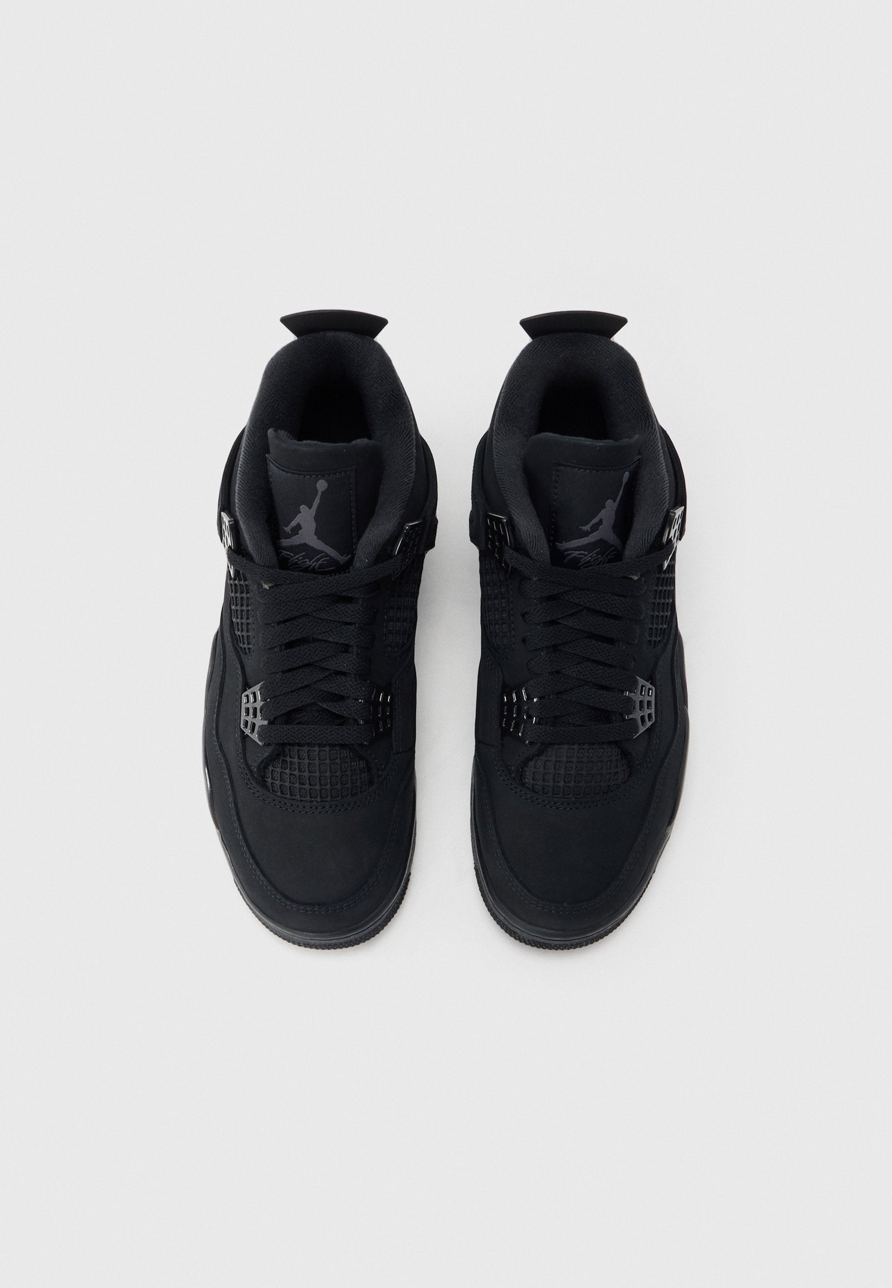 Jordan
AIR JORDAN 4 RETRO